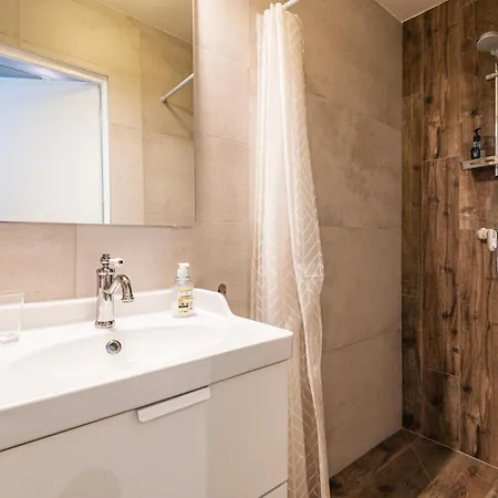 Tirelire, Centre Et Paisible * Reims